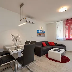 Apartman Jakov Apartament